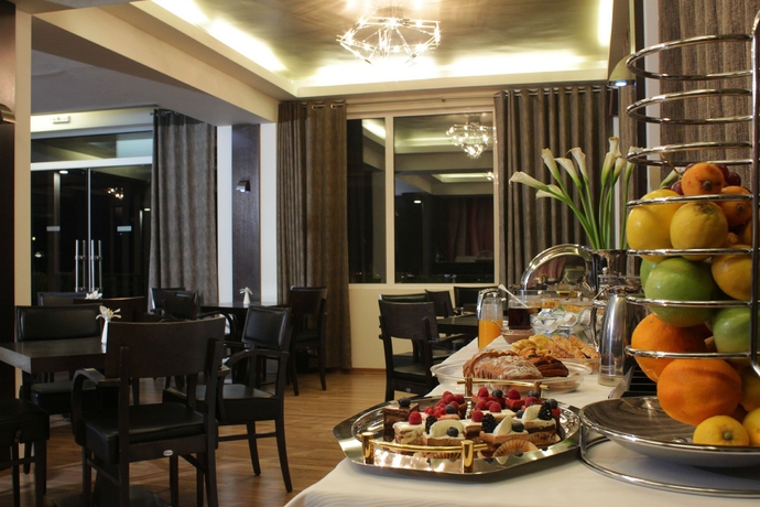 Imagen del bar/restaurante del Hotel Galaxy Art. Foto 2