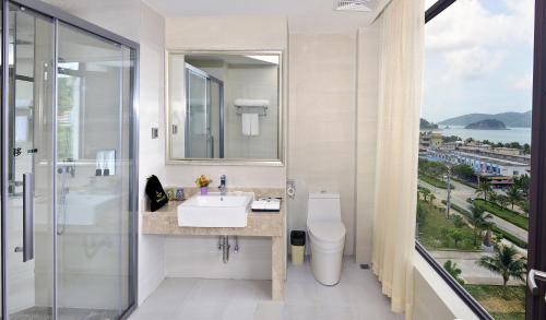 Imagen de la habitación del Hotel Galaxy Bay Resort. Foto 8