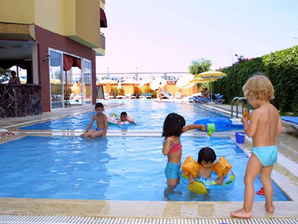 Imagen general del Hotel Galaxy Beach. Foto 10