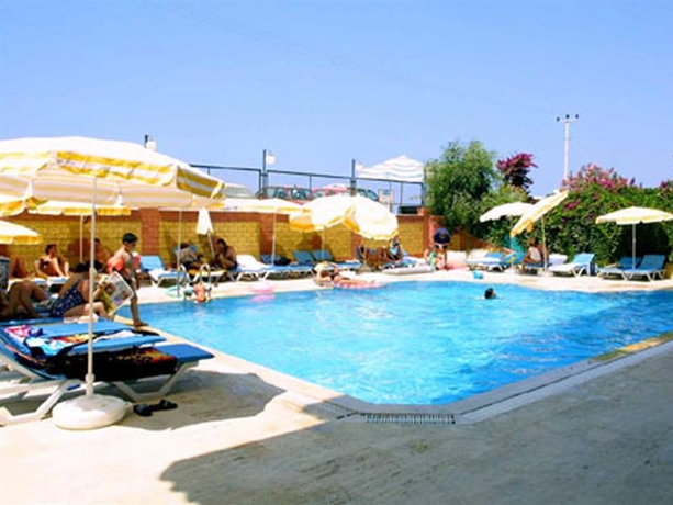 Imagen general del Hotel Galaxy Beach. Foto 11