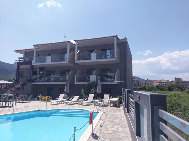 Imagen de la piscina del Hotel Galaxy City. Foto 19