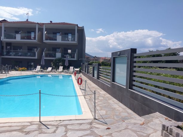 Imagen de la piscina del Hotel Galaxy City. Foto 20