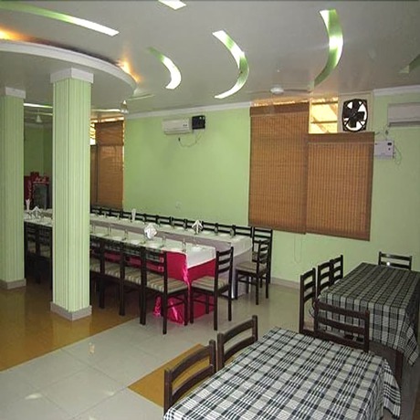 Imagen del bar/restaurante del Hotel Galaxy, Dehradun. Foto 6