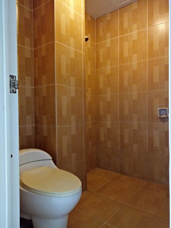 Imagen de la habitación del Hotel Galaxy, Gubeng. Foto 3