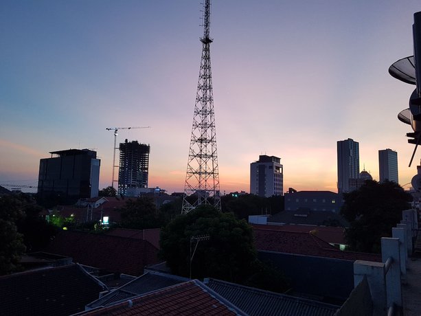 Imagen de los exteriores del Hotel Galaxy, Gubeng. Foto 12