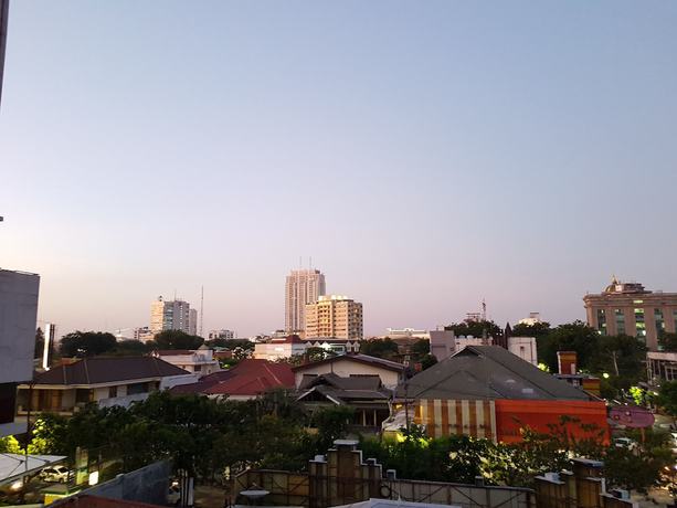 Imagen de los exteriores del Hotel Galaxy, Gubeng. Foto 15