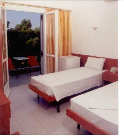 Imagen de la habitación del Hotel Galaxy, Loutraki - Perachora. Foto 5