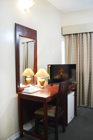 Imagen de la habitación del Hotel Galaxy Plaza. Foto 12
