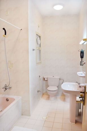 Imagen de la habitación del Hotel Galaxy Plaza. Foto 13