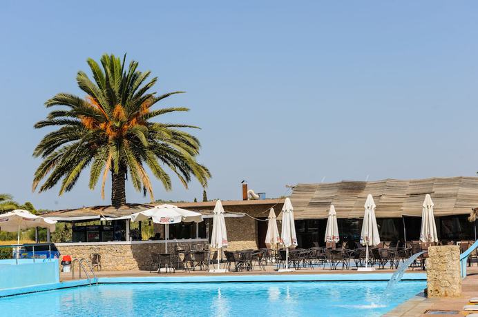 Imagen de la piscina del Hotel Galaxy, Porto Cheli. Foto 15