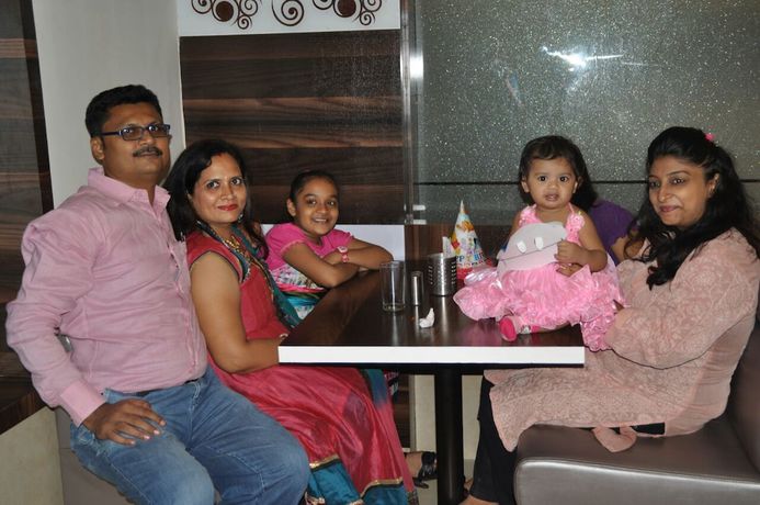 Imagen del bar/restaurante del Hotel Galaxy Residency. Foto 7