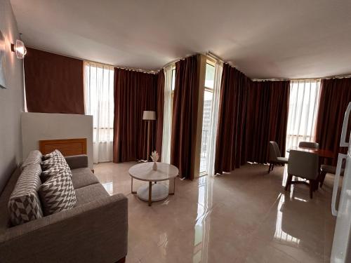 Imagen general del Hotel Galaxy, St Petersburg. Foto 8
