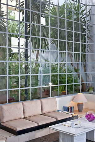 Imagen de los interiores del Hotel Galaxy Suites Boutique Resort. Foto 13