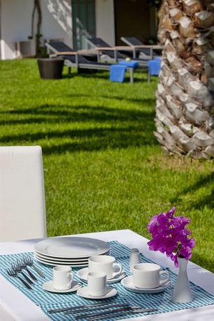 Imagen del bar/restaurante del Hotel Galaxy Suites Boutique Resort. Foto 3