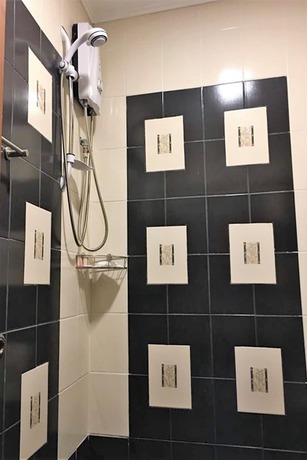 Imagen de la habitación del Hotel Galaxy Suites. Foto 8