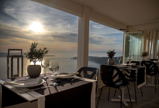Imagen del bar/restaurante del Hotel Galaxy Suites and Villas. Foto 4