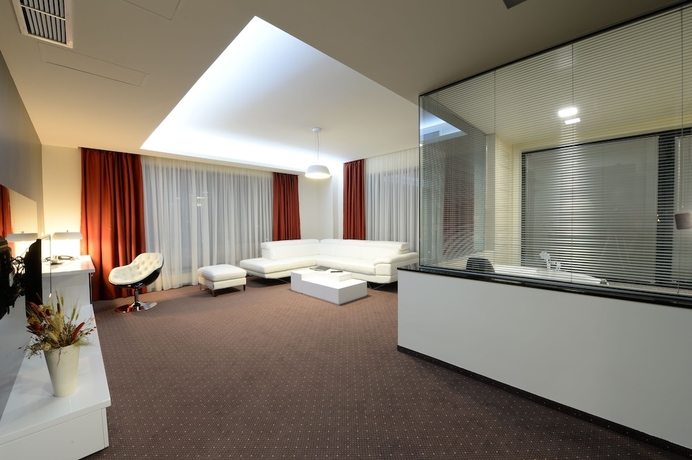 Imagen de la habitación del Hotel Galaxy, Timisoara. Foto 13