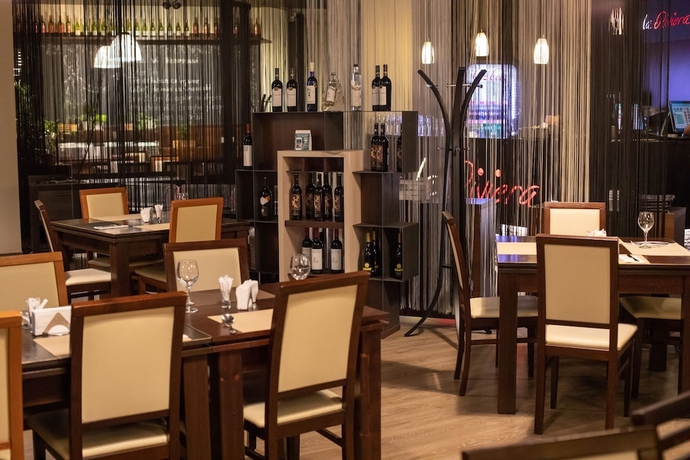 Imagen del bar/restaurante del Hotel Galaxy, Timisoara. Foto 4