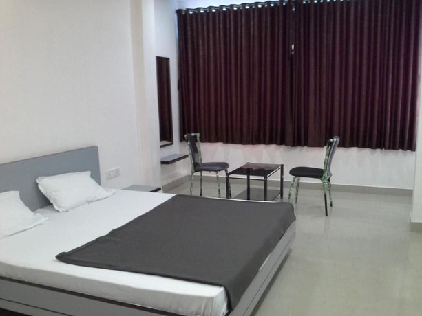 Imagen de la habitación del Hotel Galaxy\'s Vaibhav. Foto 15