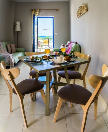 Imagen de la habitación del Hotel Galazio Beach Resort. Foto 4
