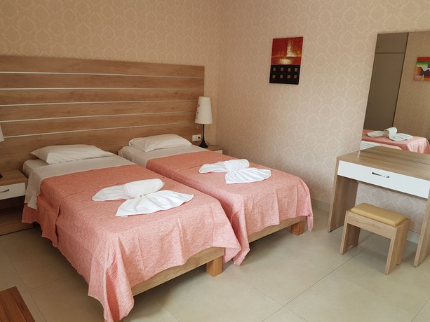 Imagen de la habitación del Hotel Galazio Beach Resort. Foto 6