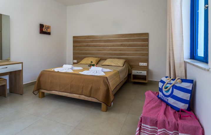 Imagen de la habitación del Hotel Galazio Beach Resort. Foto 11