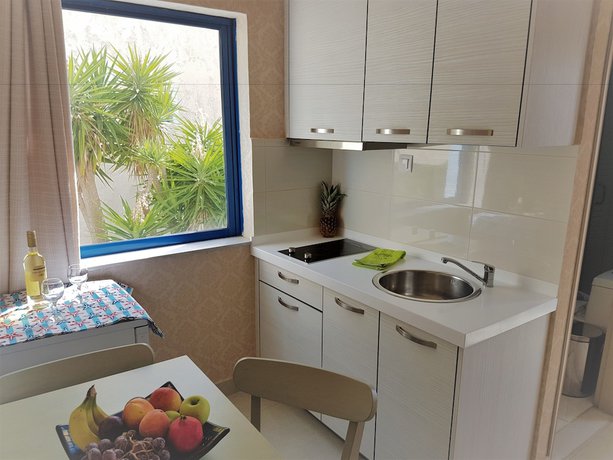 Imagen de la habitación del Hotel Galazio Beach Resort. Foto 13