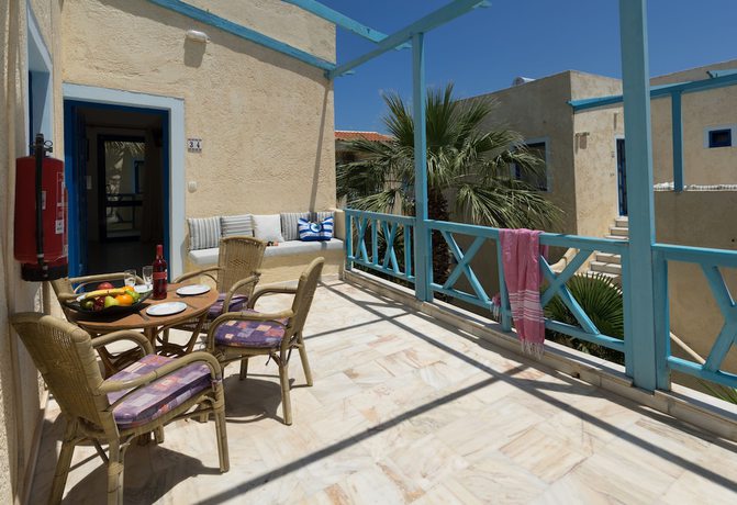 Imagen de la habitación del Hotel Galazio Beach Resort. Foto 17