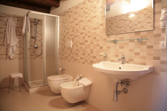 Imagen de la habitación del Hotel Galea. Foto 9