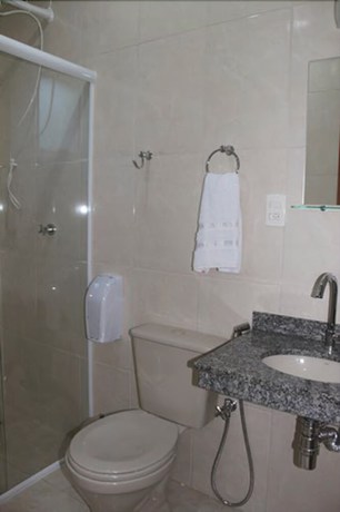 Imagen de la habitación del Hotel Galead. Foto 18
