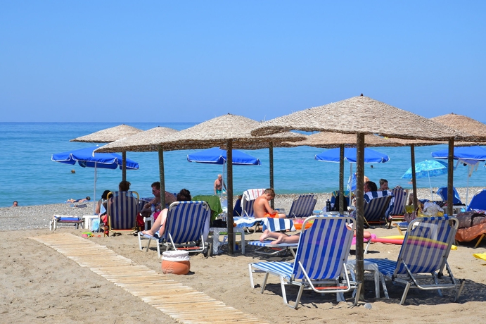 Imagen de los exteriores del Hotel Galeana Beach. Foto 6