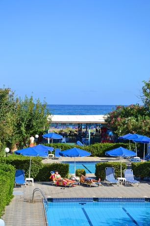 Imagen de la piscina del Hotel Galeana Beach. Foto 13
