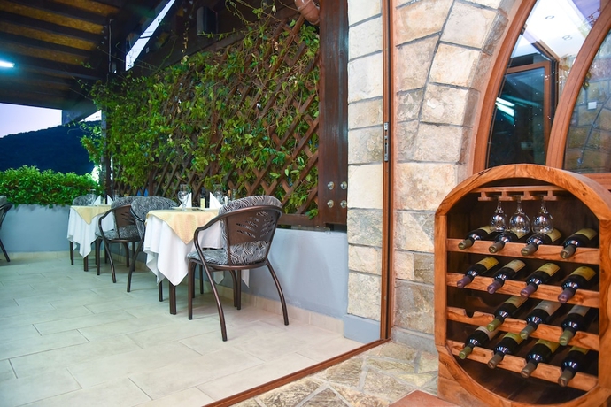 Imagen del bar/restaurante del Hotel Galeb. Foto 6