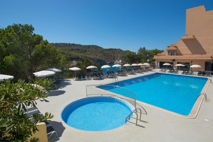 Imagen de la piscina del Hotel Galeón. Foto 11