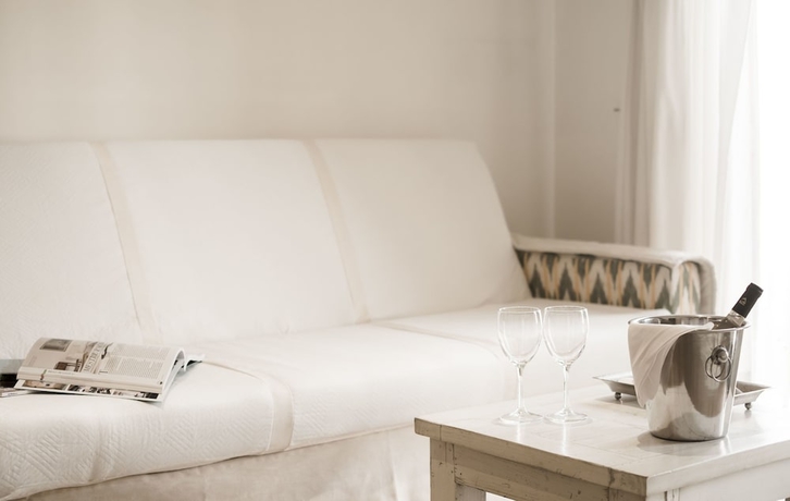 Imagen de la habitación del Hotel Galeon Suites. Foto 18