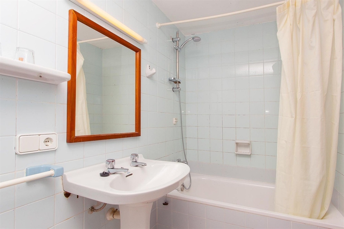 Imagen de la habitación del Hotel Galera, San Antonio [Centro]. Foto 16