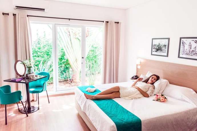 Imagen de la habitación del Hotel Galeria. Foto 13