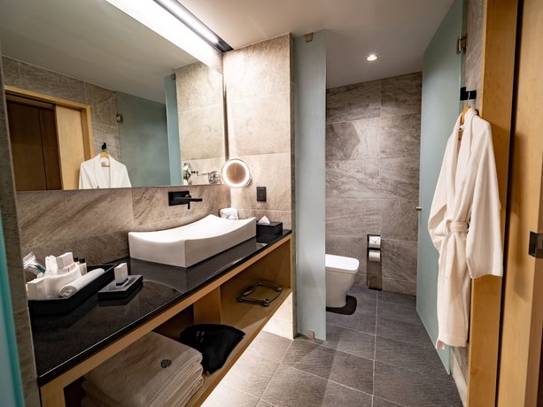 Imagen de la habitación del Hotel Galeria Plaza San Jeronimo. Foto 2