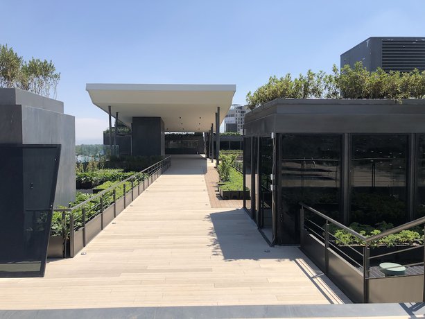 Imagen de los exteriores del Hotel Galeria Plaza San Jeronimo. Foto 17