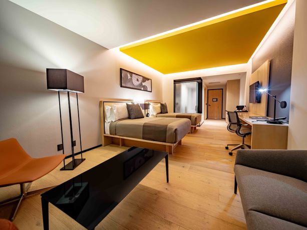 Imagen de la habitación del Hotel Galeria Plaza San Jeronimo. Foto 7