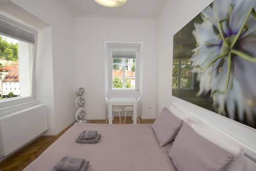 Imagen de la habitación del Hotel Galeria River. Foto 11