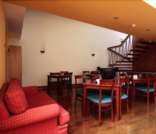 Imagen del bar/restaurante del Hotel Galeria Suite. Foto 2