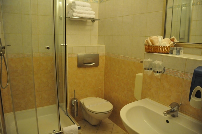 Imagen de la habitación del Hotel Galerija. Foto 19