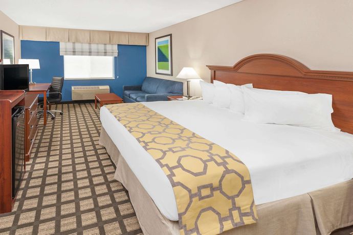 Imagen de la habitación del Hotel Galesburg Inn and Suites. Foto 11