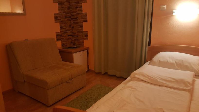 Imagen de la habitación del Hotel Galia. Foto 8