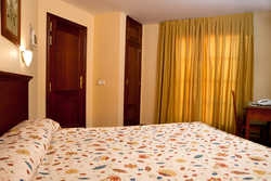 Imagen de la habitación del Hotel Galicia, Fuengirola. Foto 8