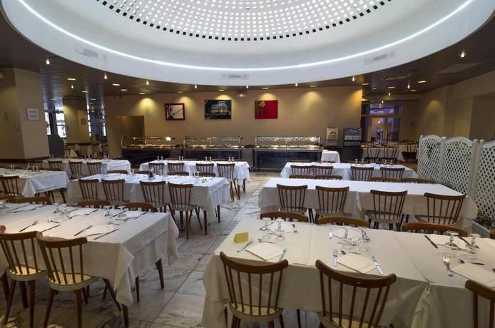 Imagen del bar/restaurante del Hotel Galilée Windsor. Foto 2