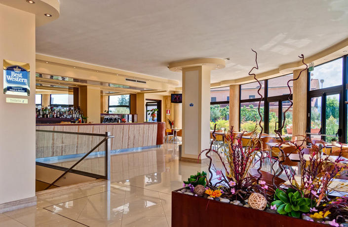 Imagen del bar/restaurante del Hotel Galileo Palace. Foto 3