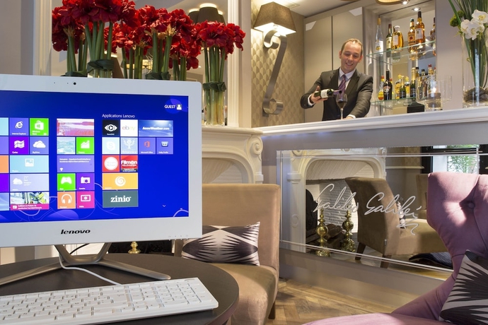 Imagen de los interiores del Hotel Galileo, París. Foto 17