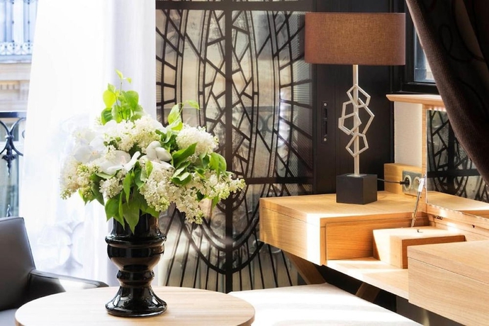 Imagen de la habitación del Hotel Galileo, París. Foto 12